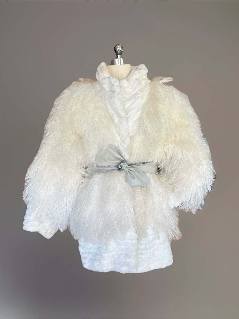 INCREDIBLE GENUINE MONGOLIAN LAMB SHEARLING SHEEP CURLY WHITE FUR COAT not Lynx